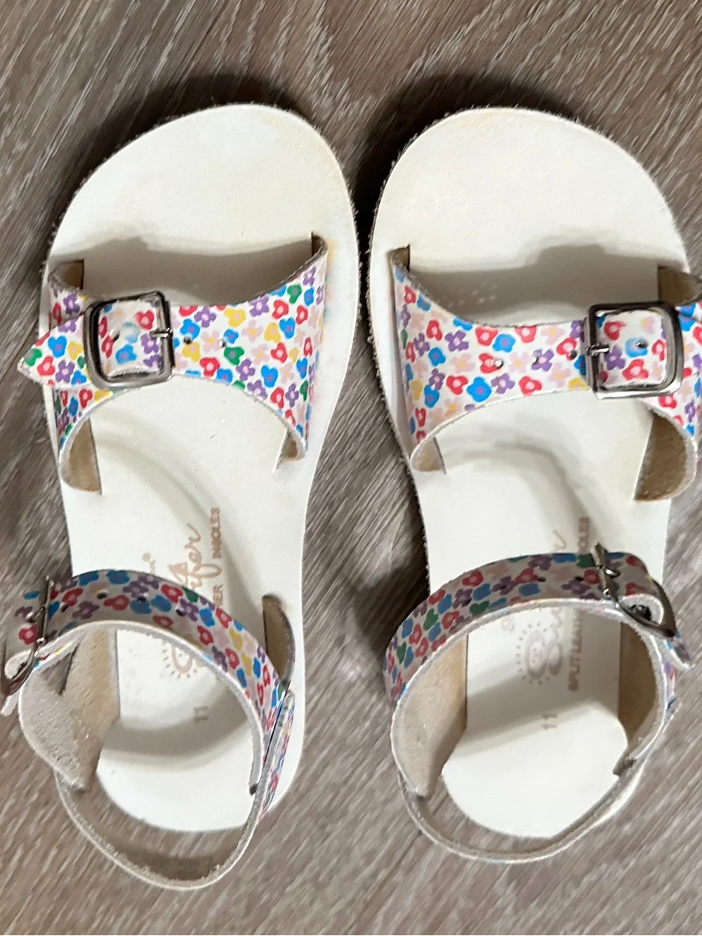 little girls The Salt Water Sandals shoes Sun-San Surfer in floral Size 11 Vgc